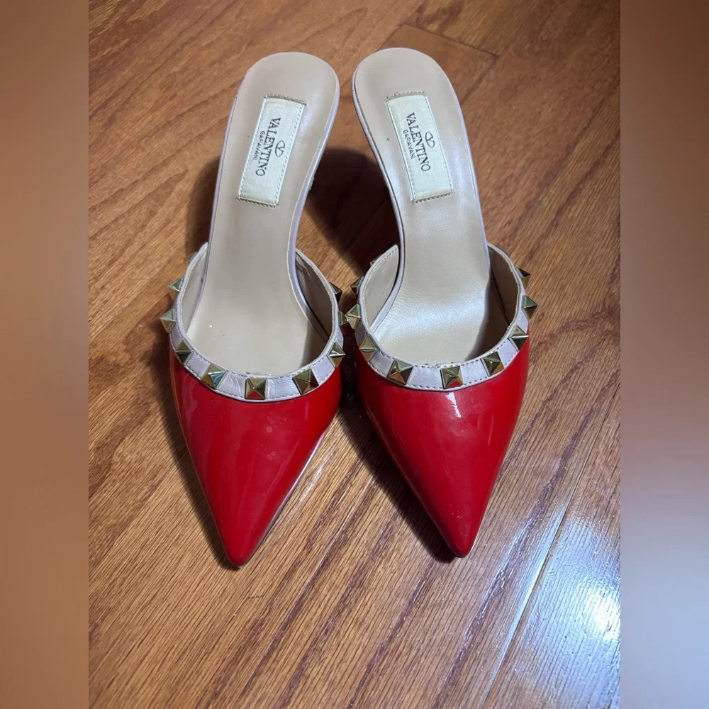 VALENTINO GARAVANI ROCKSTUD Kitten Heels - Picture 2 of 10